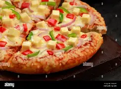paneer cheez makhani pizza (large)